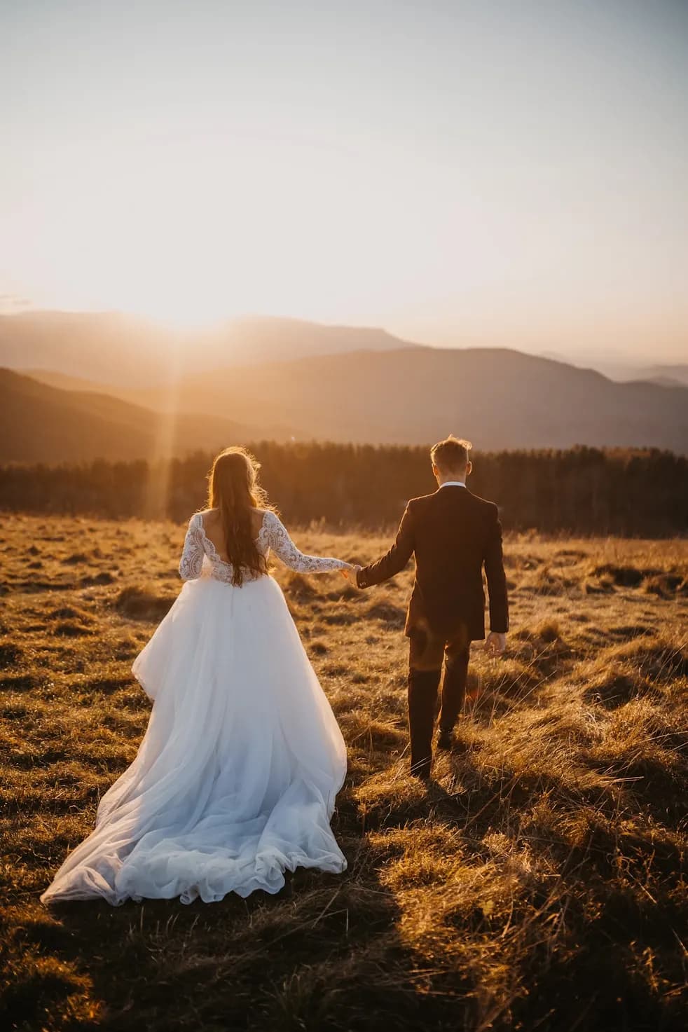 Professional wedding photographer portfolio gallery sample